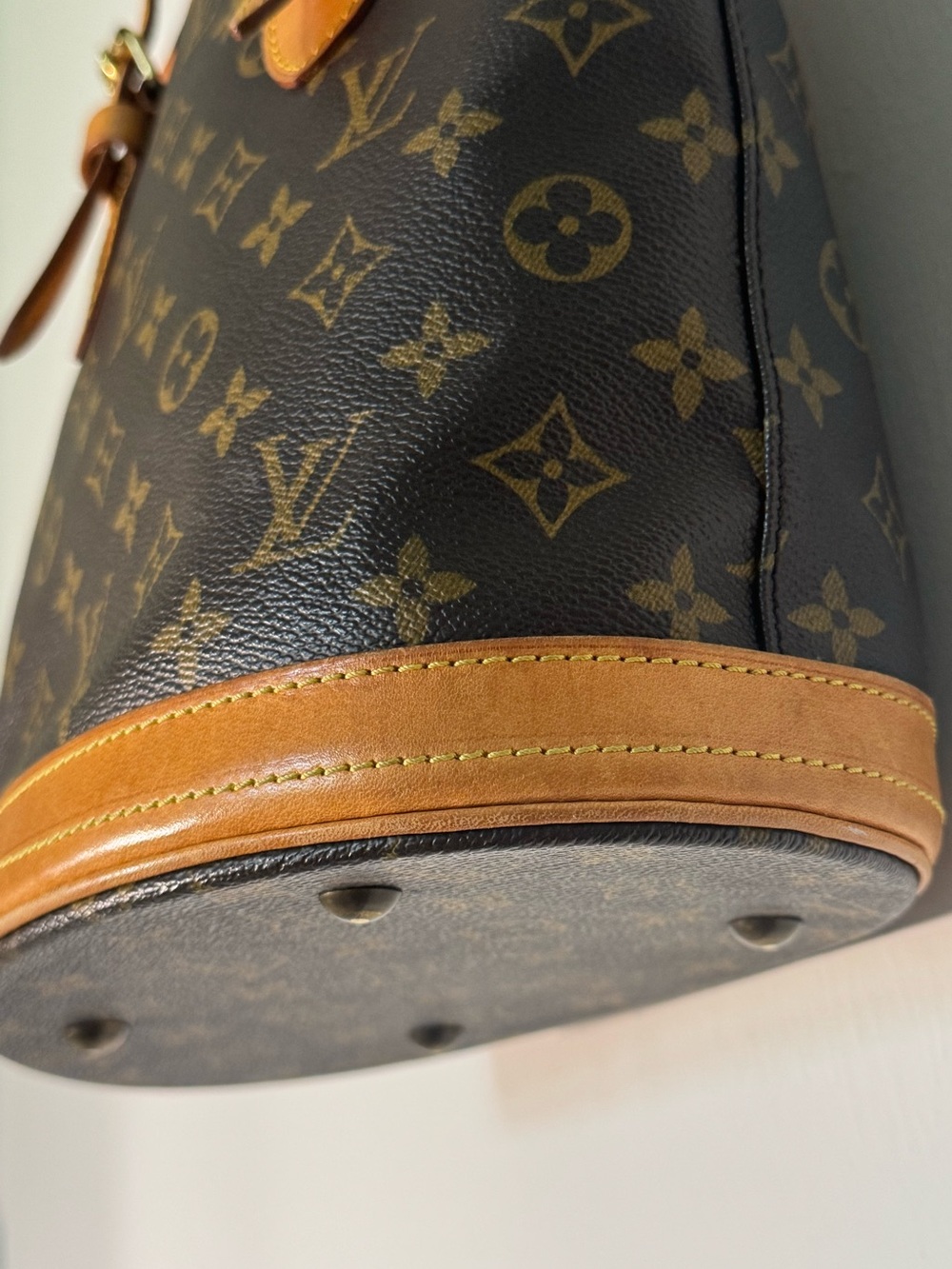 Louis Vuitton Monogram Petit Bucket PM Shoulder Bag + Pouch - Picture 6 of 12